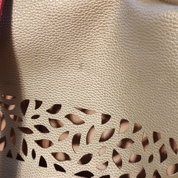 Generic Tote - Picture 3 of 5